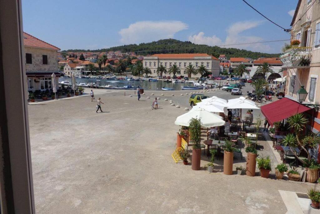 Apartman Knezovic Stari Grad  Exterior photo
