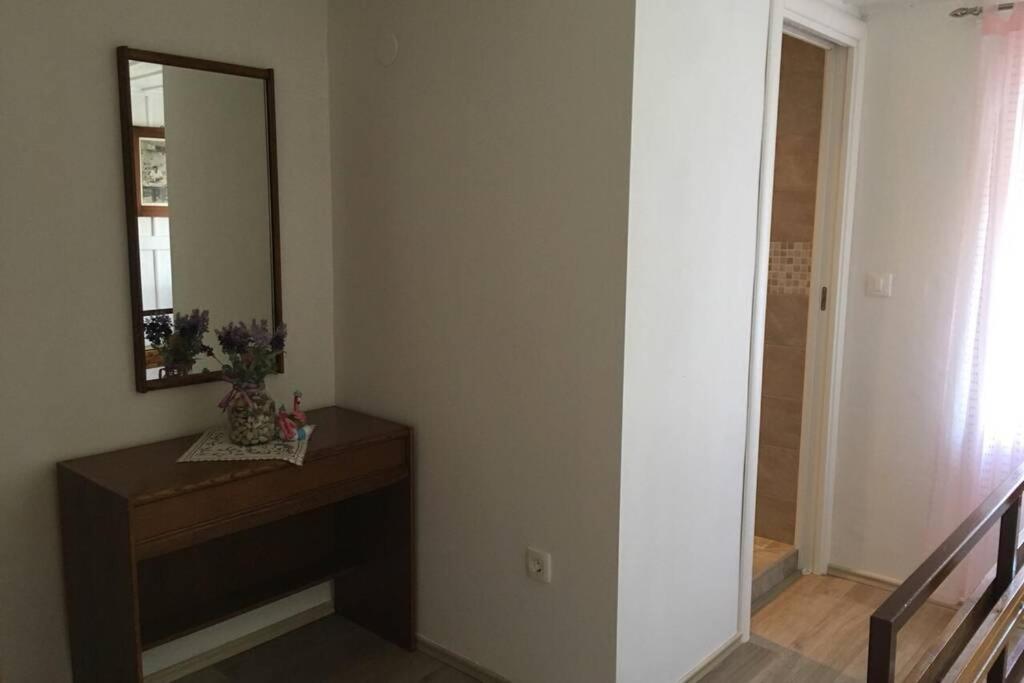 Apartman Knezovic Stari Grad  Exterior photo